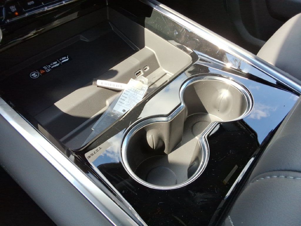 2027 Chevrolet Tahoe Z71 - Photo 33