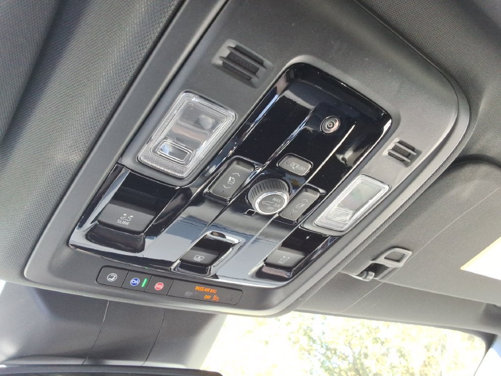 2027 Chevrolet Tahoe Z71 - Photo 34