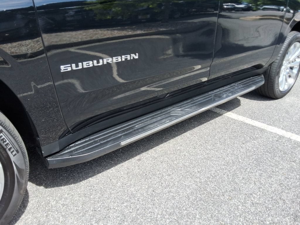 2023 Chevrolet Suburban LT - Photo 11