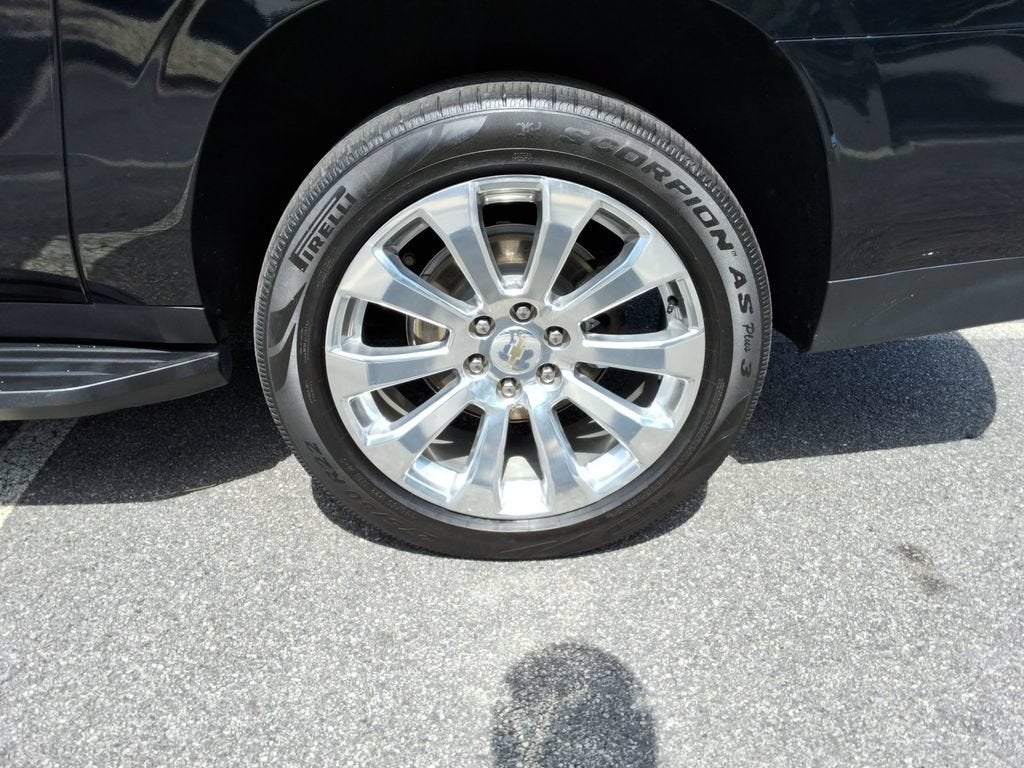 2023 Chevrolet Suburban LT