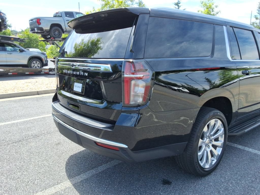2023 Chevrolet Suburban LT