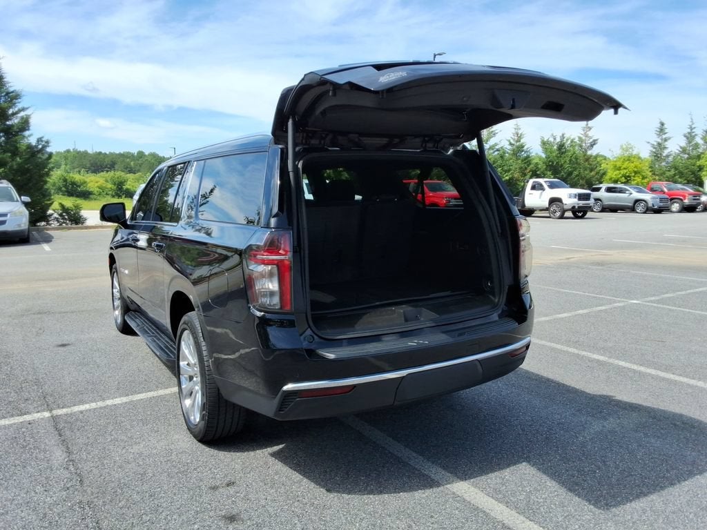 2023 Chevrolet Suburban LT