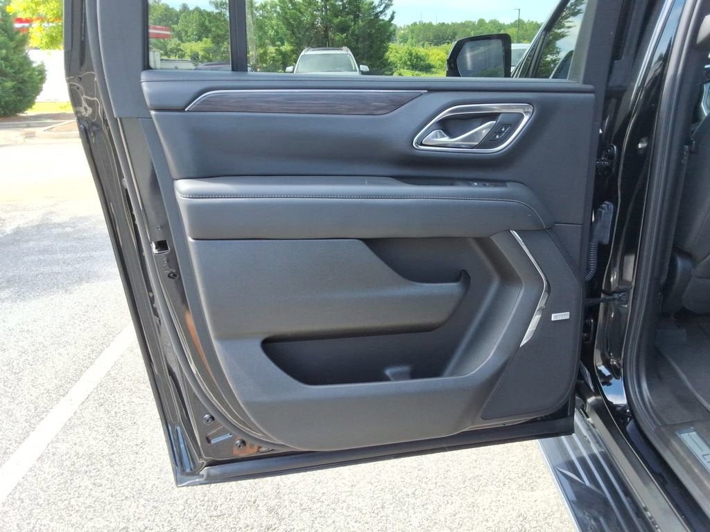 2023 Chevrolet Suburban LT - Photo 17