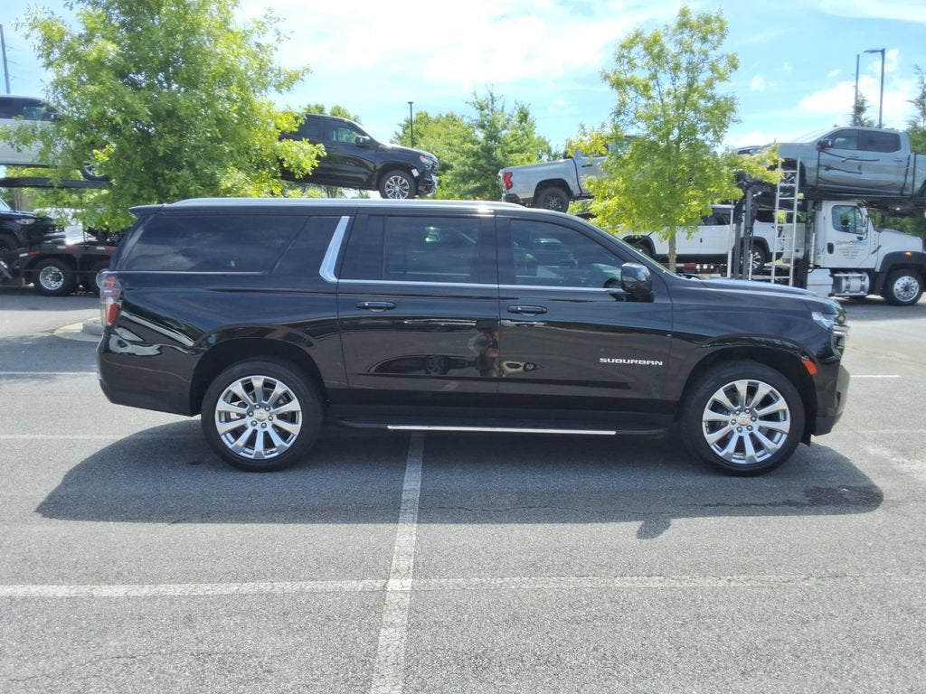 2023 Chevrolet Suburban LT