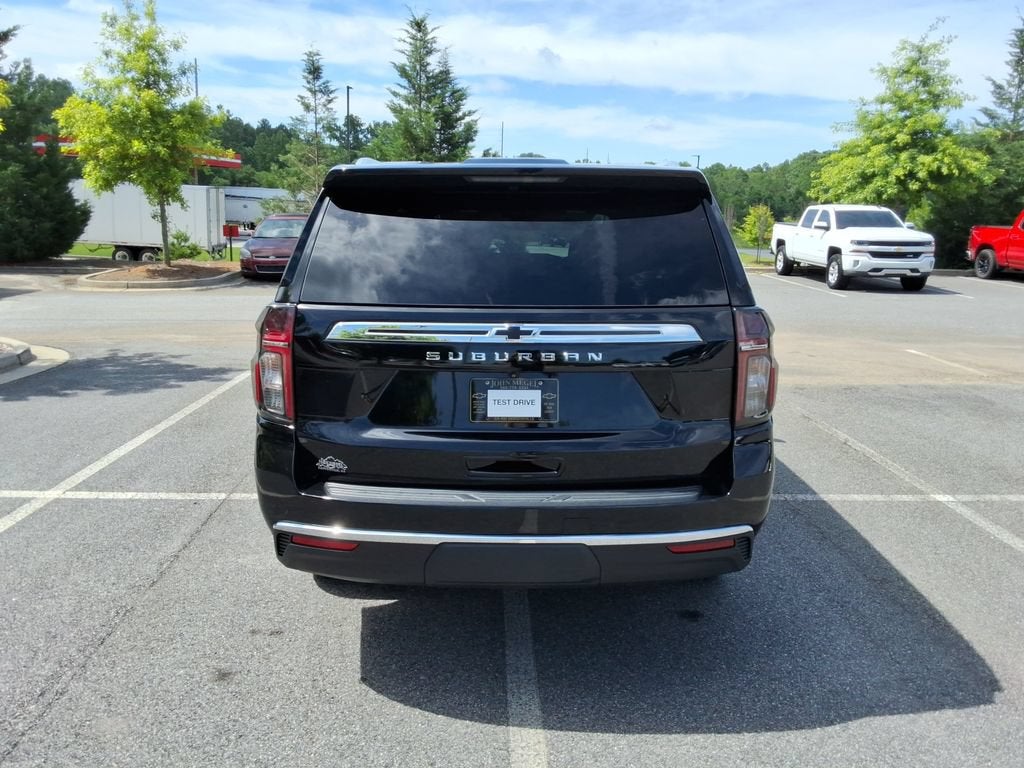 2023 Chevrolet Suburban LT