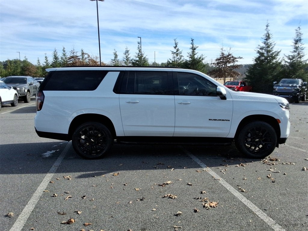 2023 Chevrolet Suburban RST