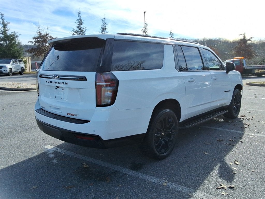 2023 Chevrolet Suburban RST
