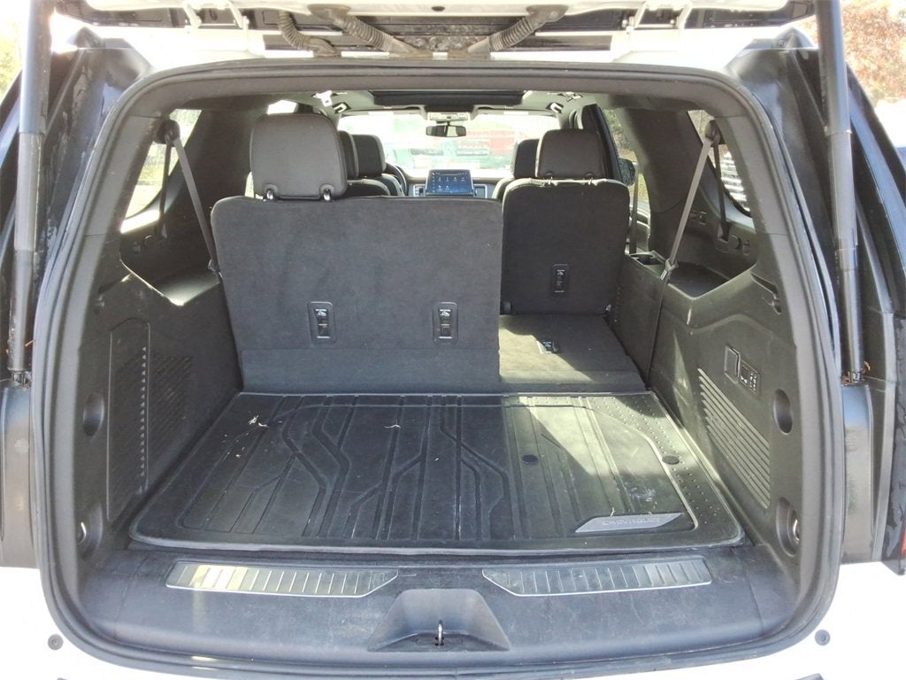 2023 Chevrolet Suburban RST