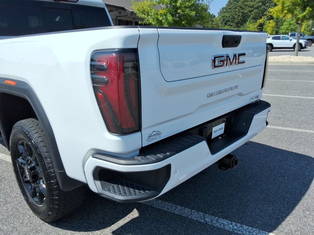 2025 GMC Sierra 2500 HD AT4