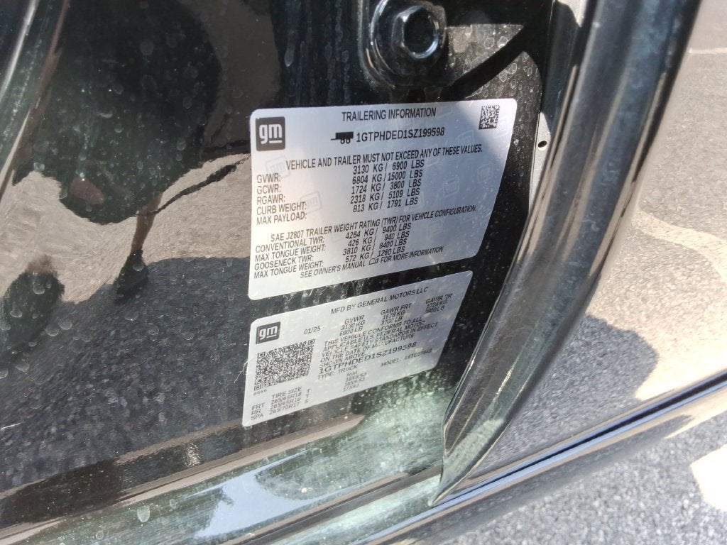 2025 GMC Sierra 1500 SLT