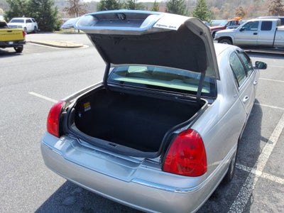 2006 Lincoln Town Car Signature