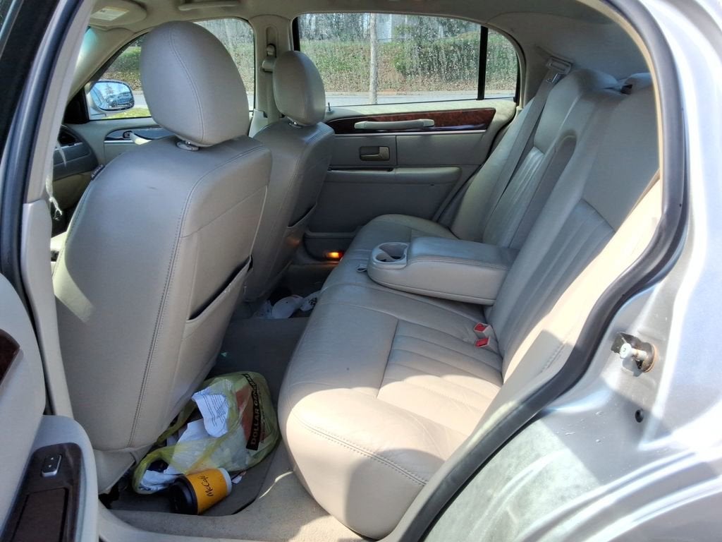 2006 Lincoln Town Car Signature