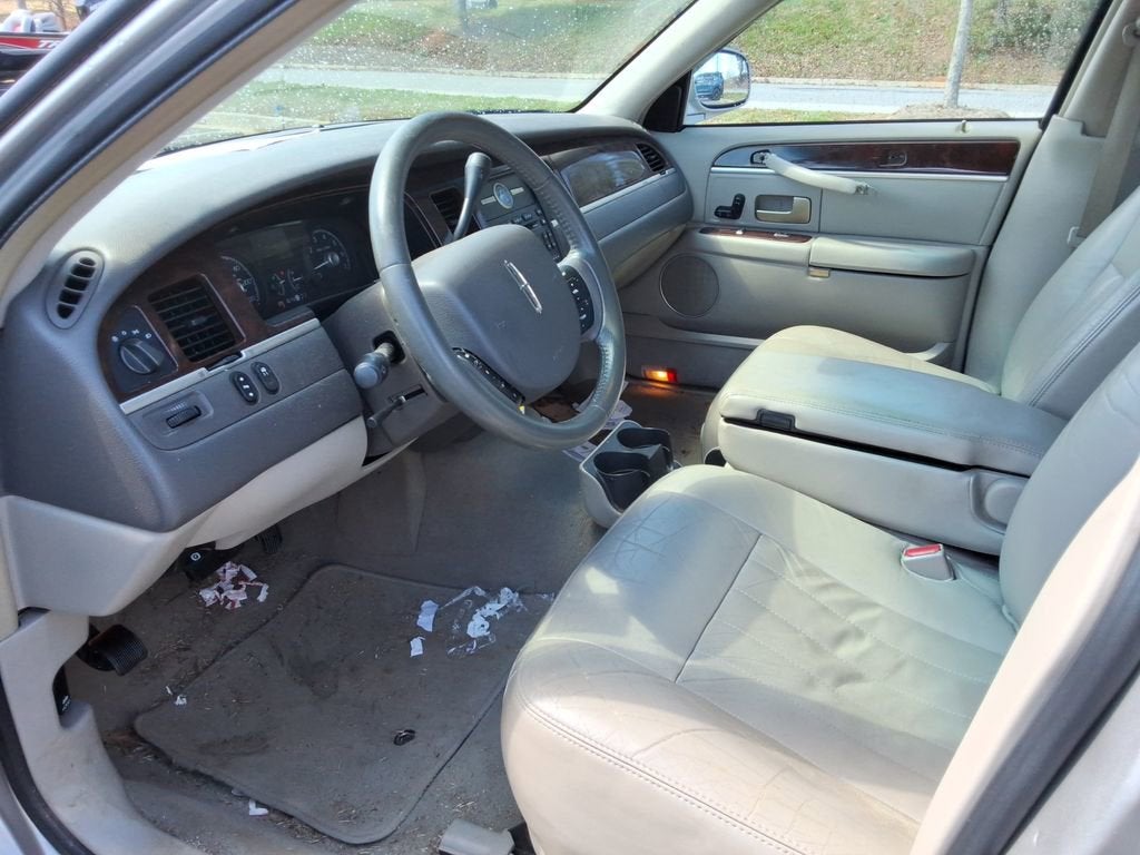 2006 Lincoln Town Car Signature