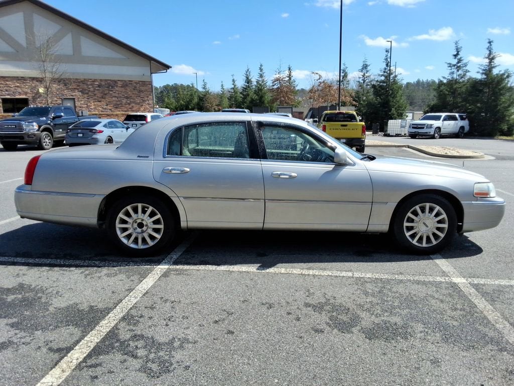 2006 Lincoln Town Car Signature