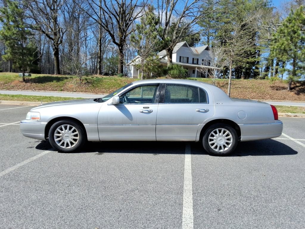 2006 Lincoln Town Car Signature