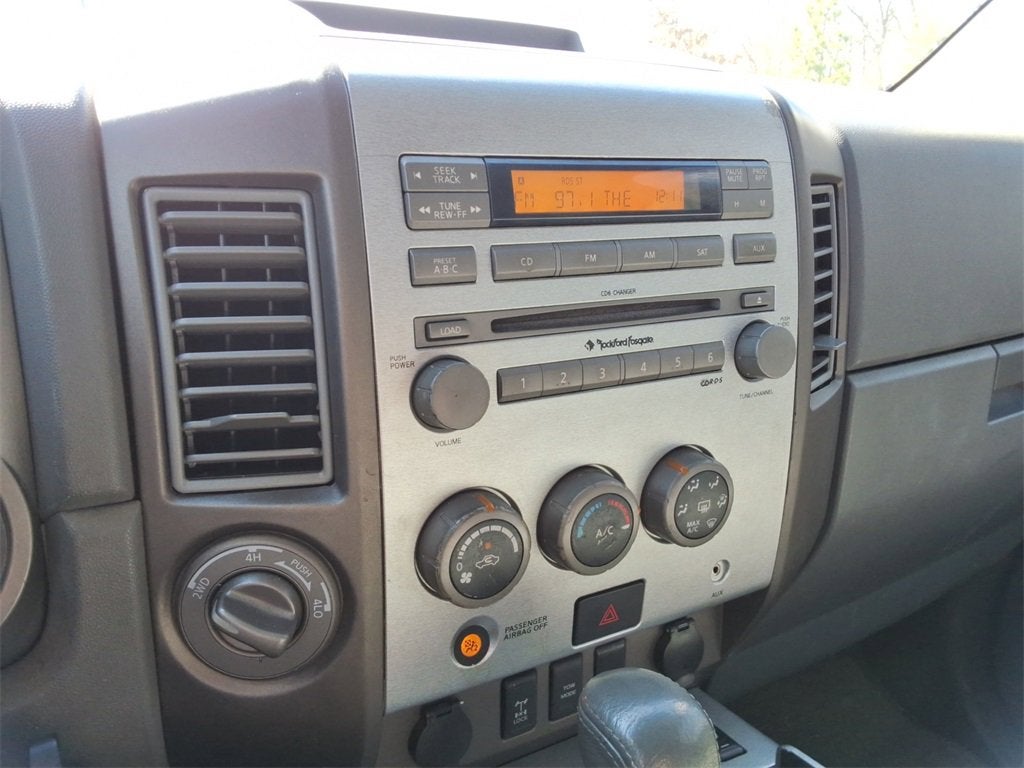 2005 Nissan Titan LE