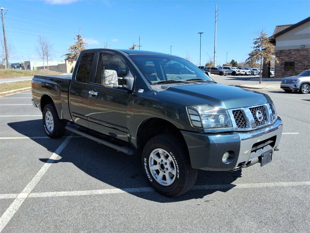 2005 Nissan Titan LE