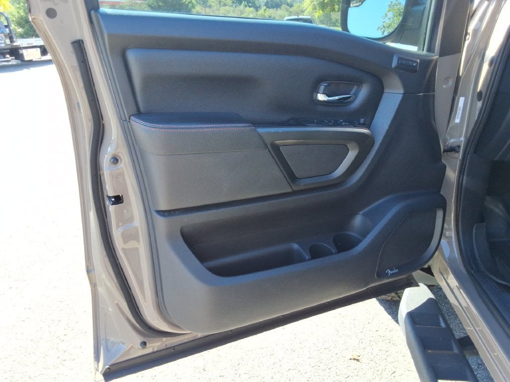 2020 Nissan TITAN Crew Cab PRO-4X 4x4