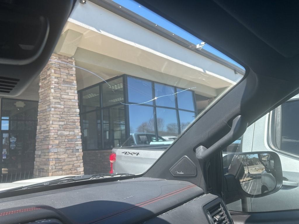 2024 Nissan TITAN Crew Cab PRO-4X 4x4