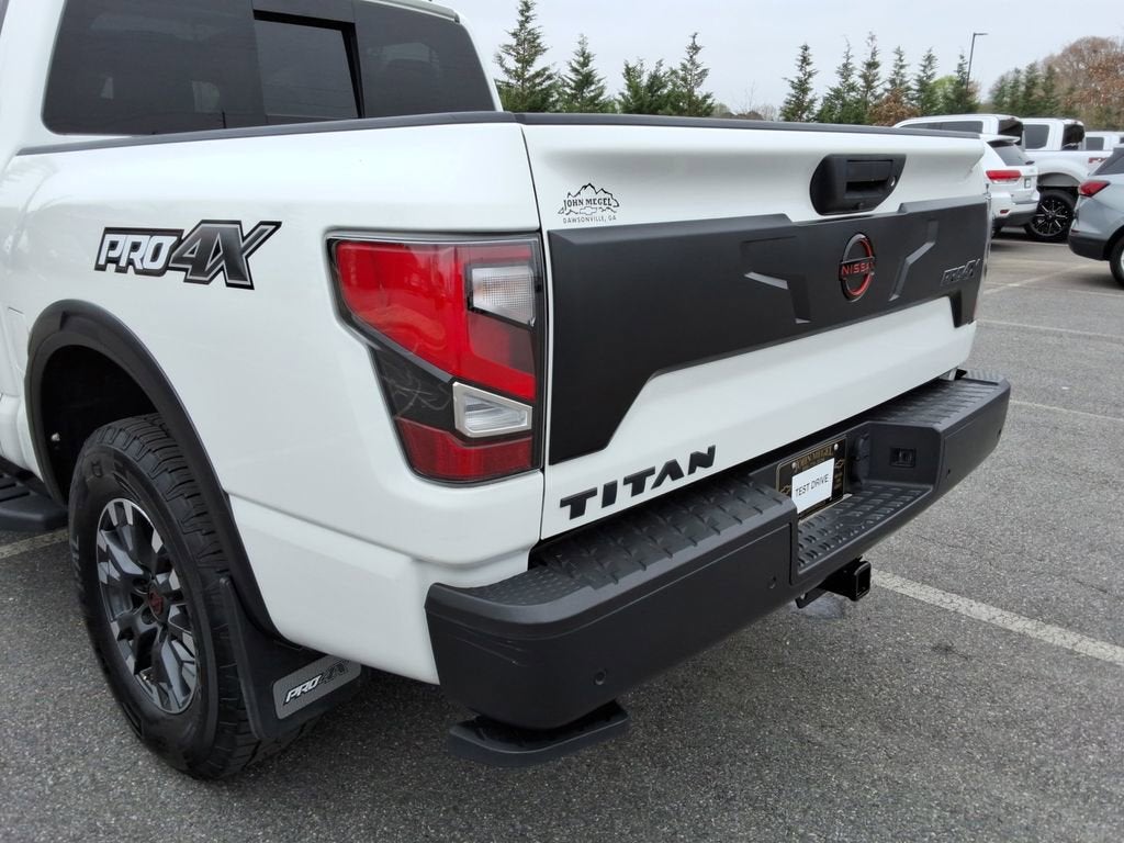 2024 Nissan TITAN Crew Cab PRO-4X 4x4