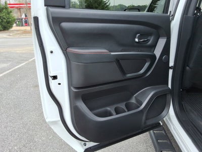 2024 Nissan TITAN Crew Cab PRO-4X 4x4