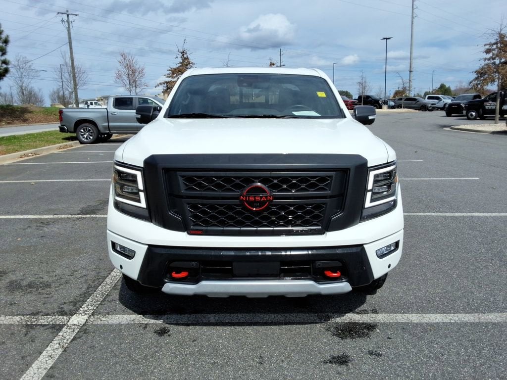 2024 Nissan TITAN Crew Cab PRO-4X 4x4