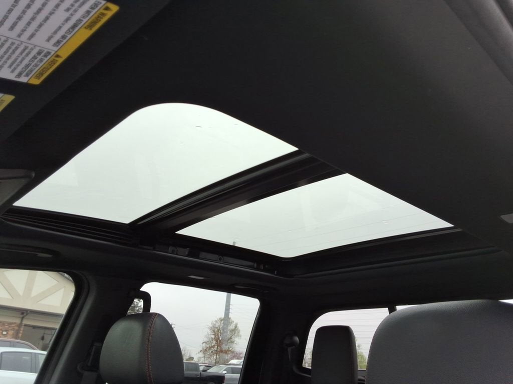 2024 Nissan TITAN Crew Cab PRO-4X 4x4