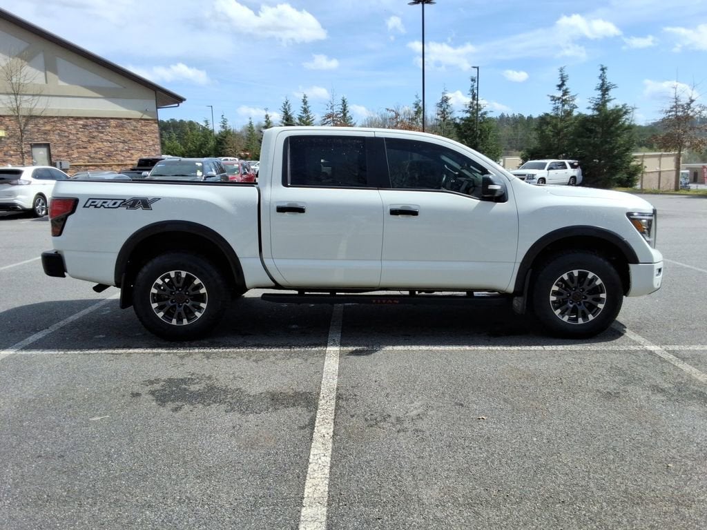2024 Nissan TITAN Crew Cab PRO-4X 4x4