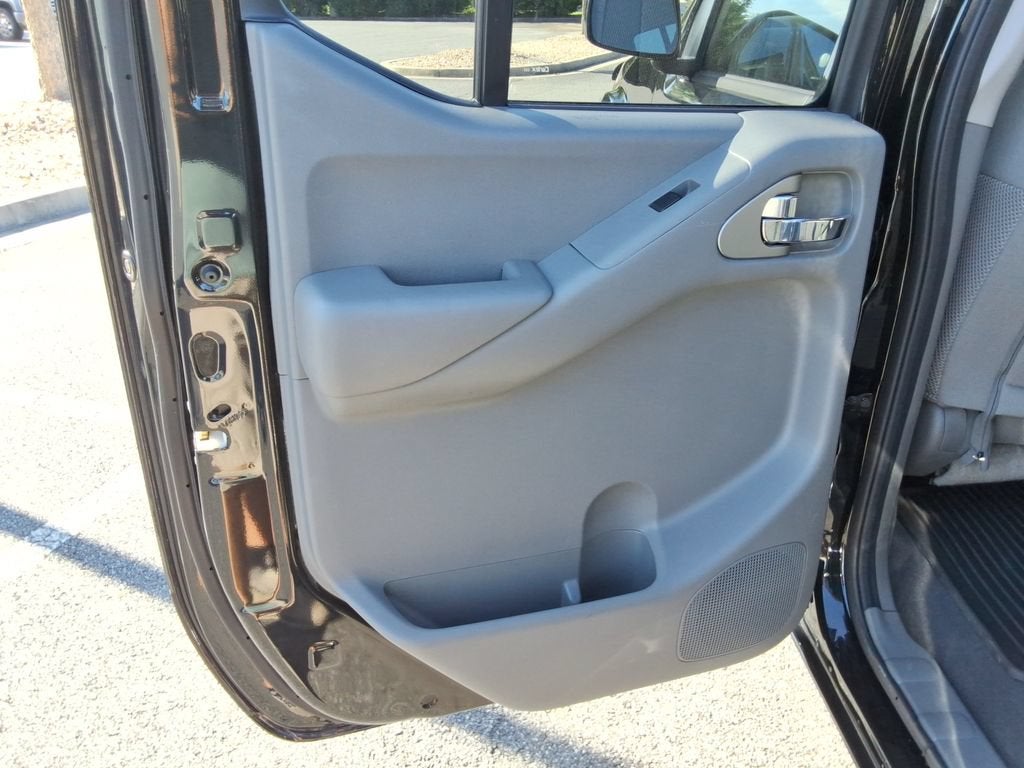 2021 Nissan Frontier Crew Cab SV 4x2