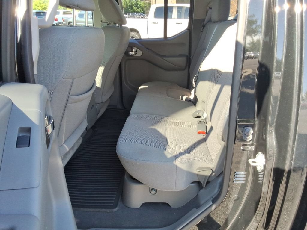 2021 Nissan Frontier Crew Cab SV 4x2