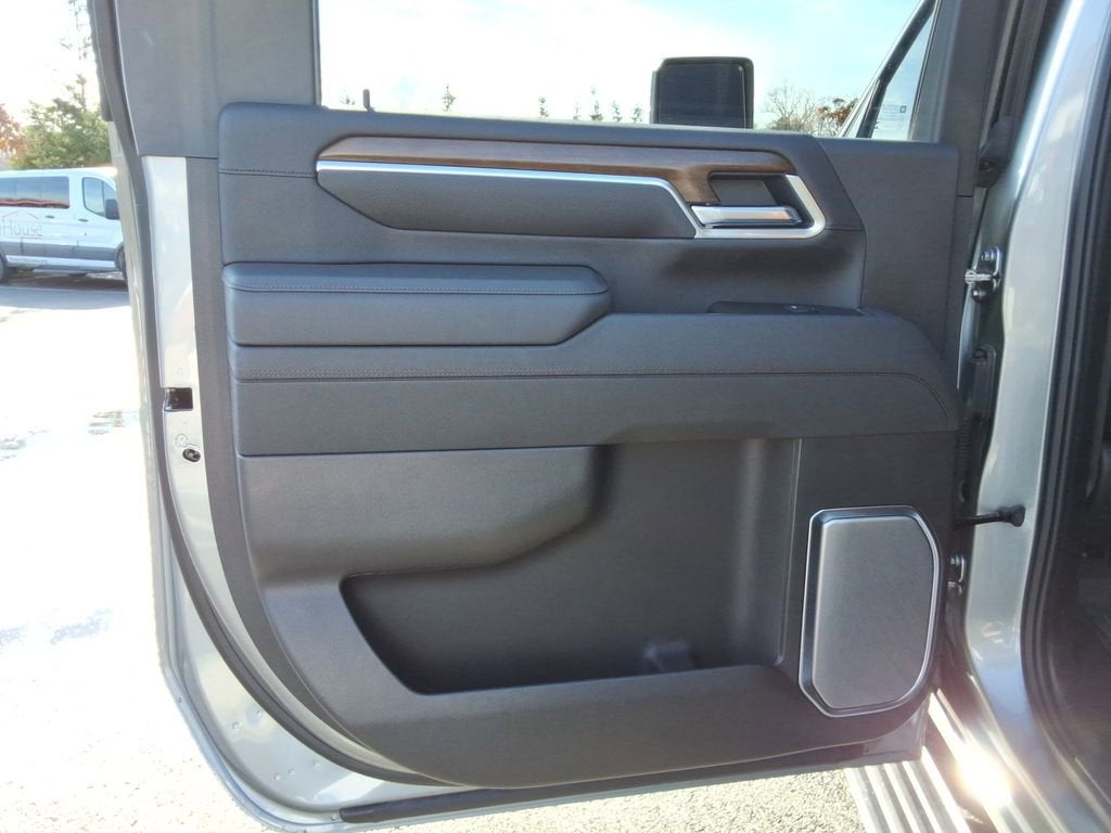 2025 Chevrolet Silverado 3500 HD High Country