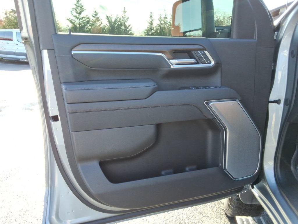 2025 Chevrolet Silverado 3500 HD High Country