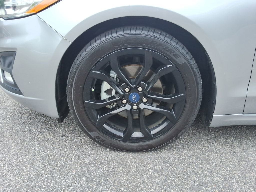 2020 Ford Fusion SE - Photo 10