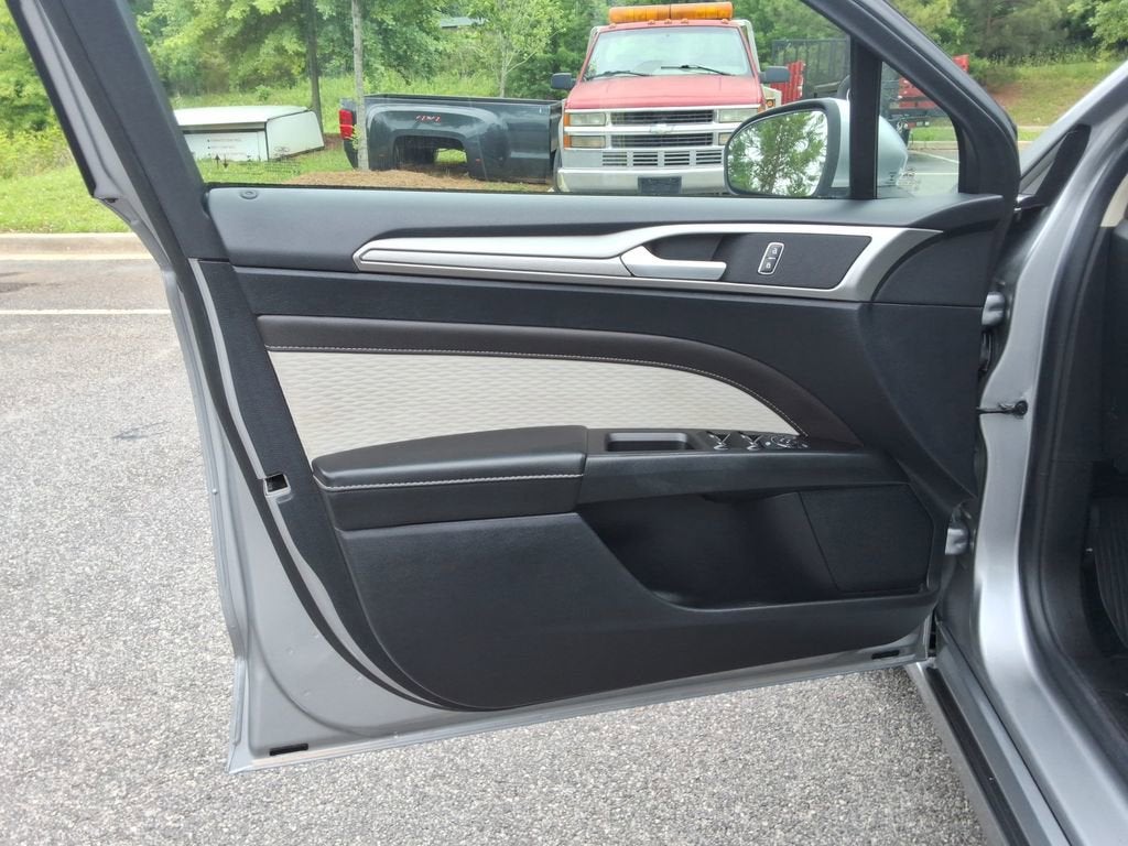 2020 Ford Fusion SE - Photo 21