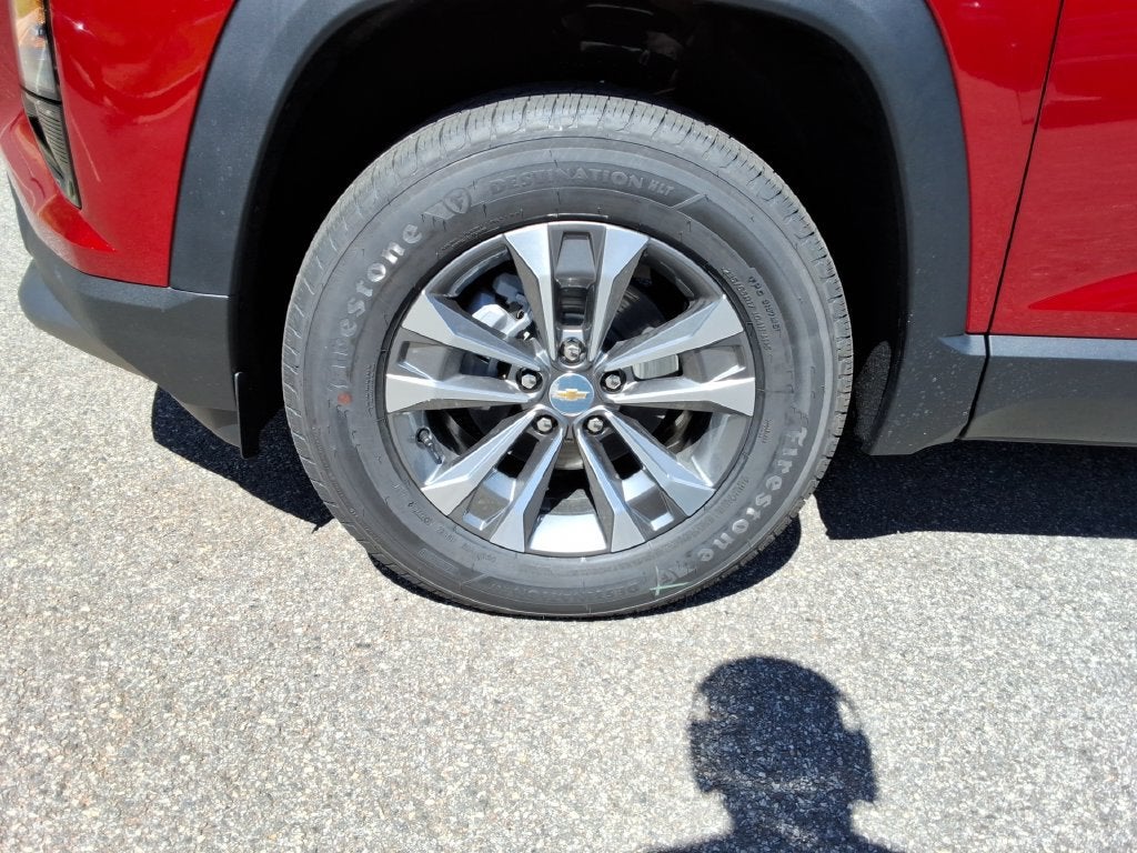 2027 Chevrolet Equinox LT - Photo 10