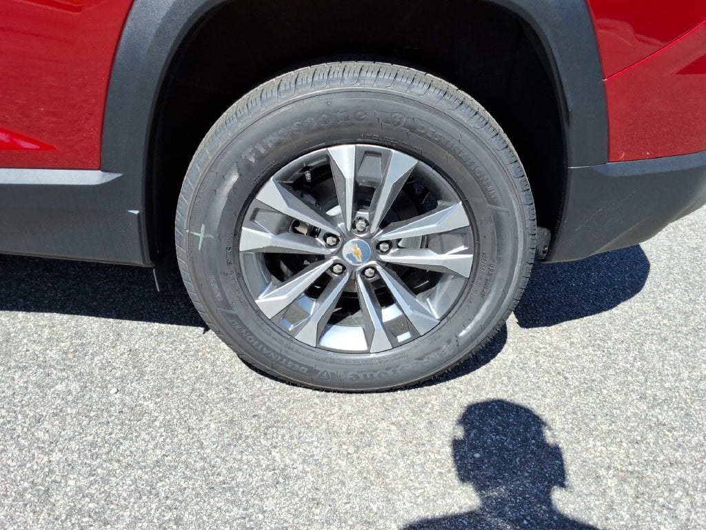 2027 Chevrolet Equinox LT - Photo 11