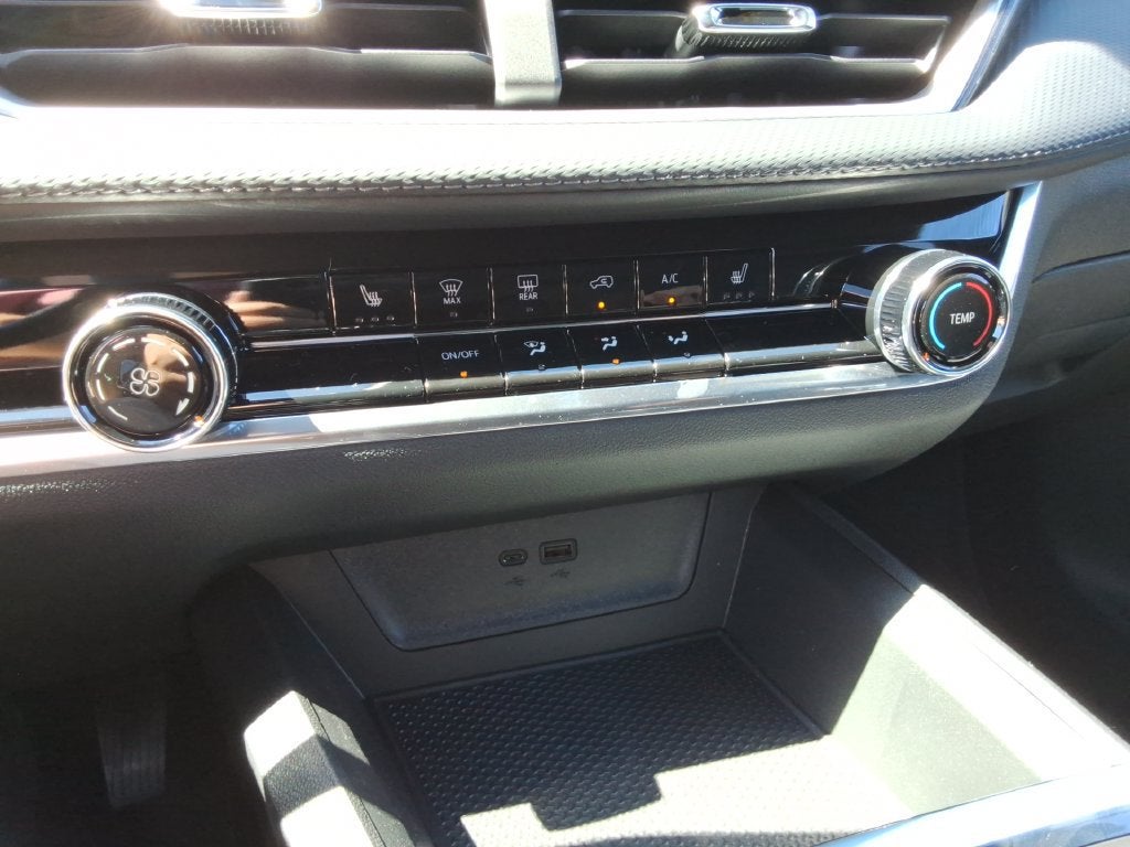 2027 Chevrolet Equinox LT - Photo 29