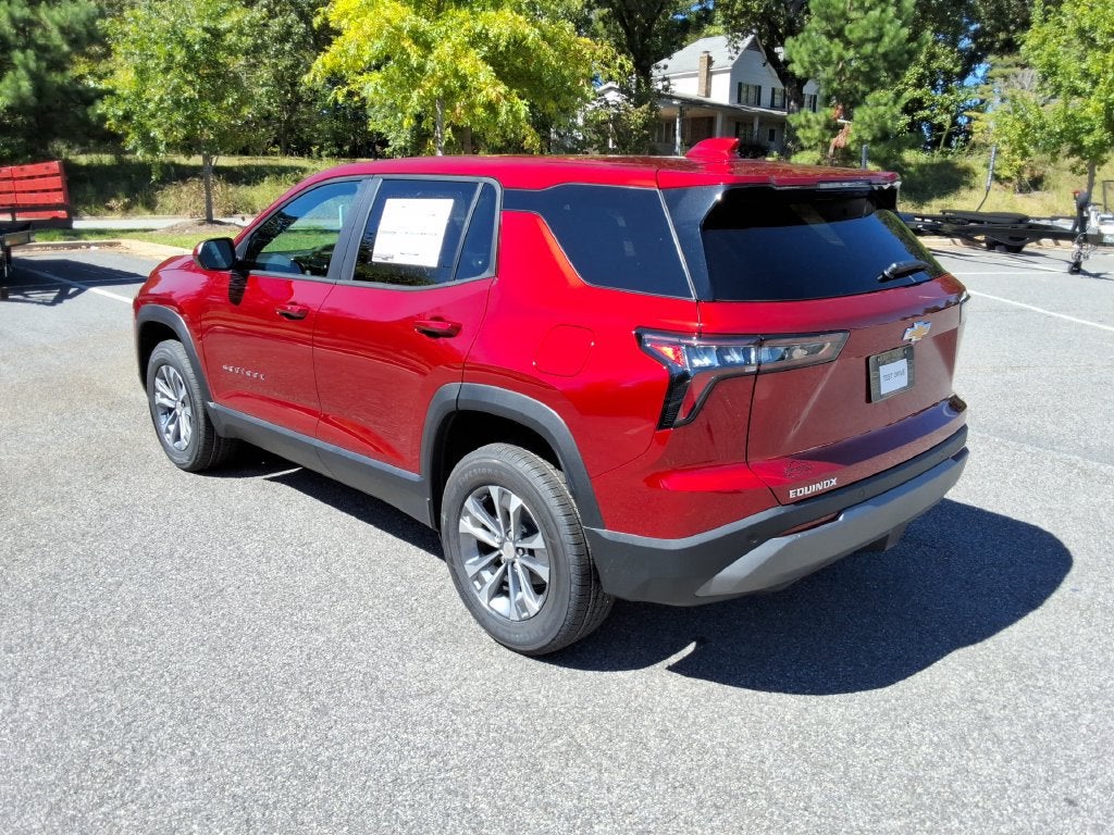 2027 Chevrolet Equinox LT - Photo 7