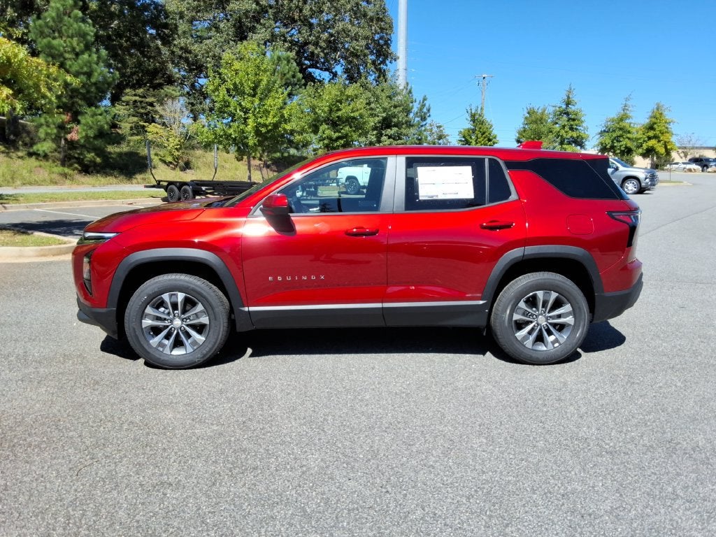 2027 Chevrolet Equinox LT - Photo 8