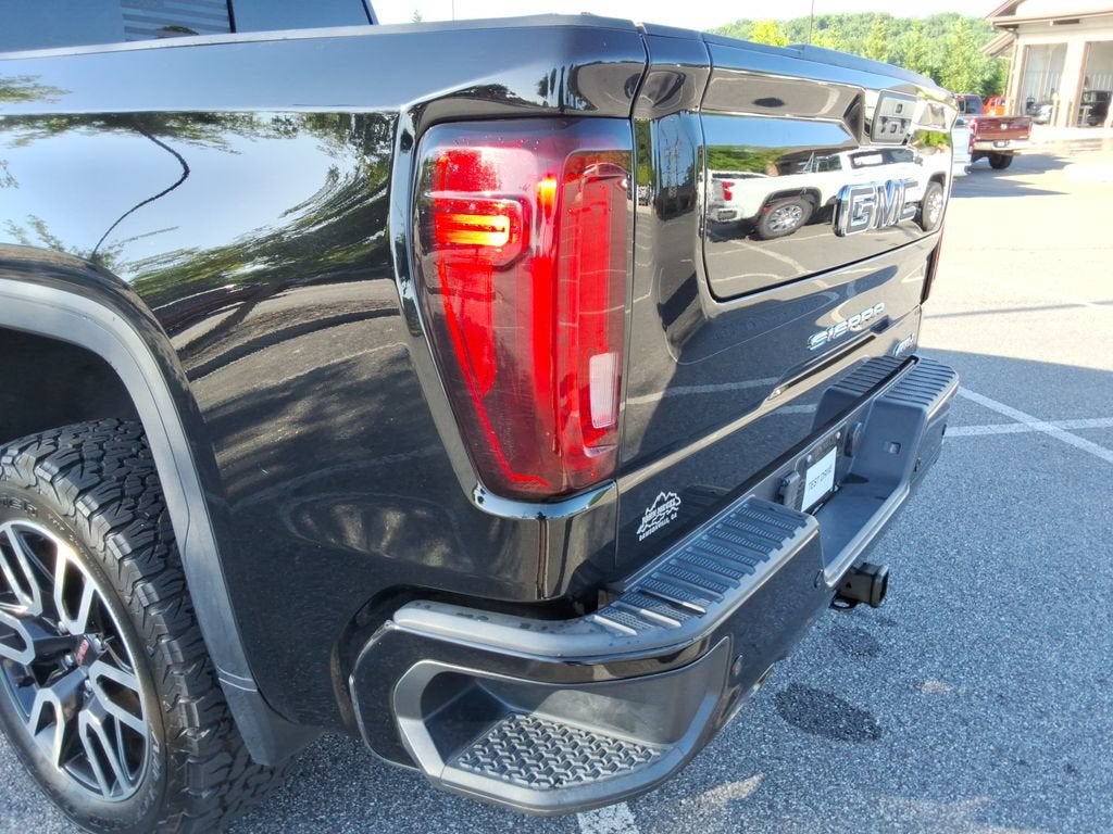 2022 GMC Sierra 1500 Limited AT4