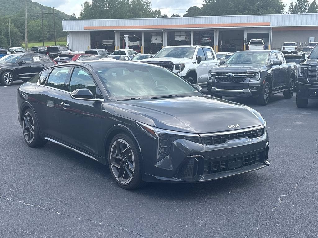 2025 Kia K4 GT-Line