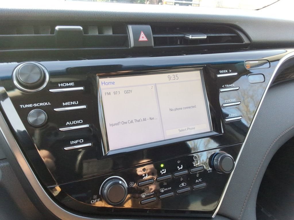 2018 Toyota Camry SE