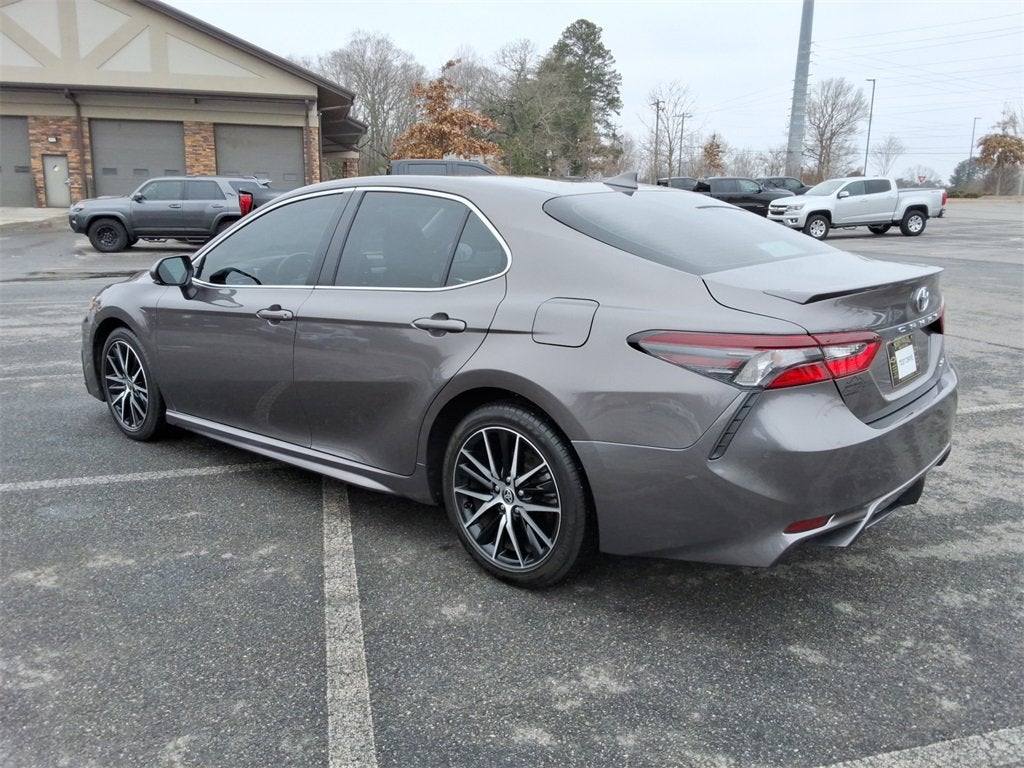 2022 Toyota Camry SE