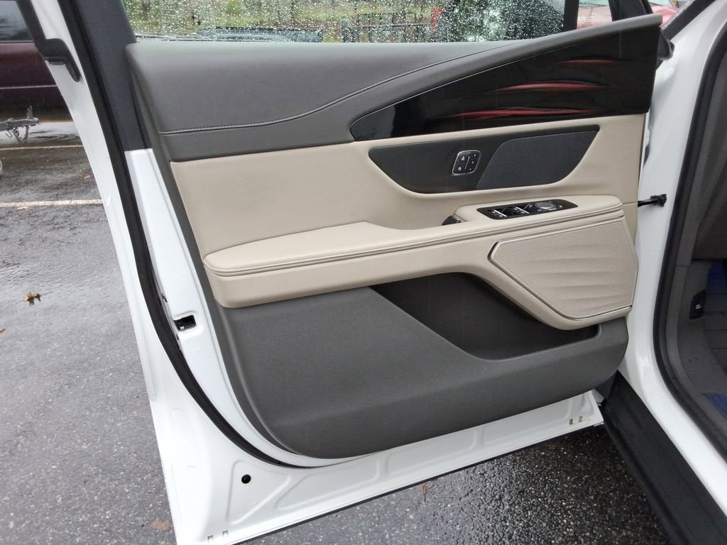 2024 Lincoln Nautilus Reserve