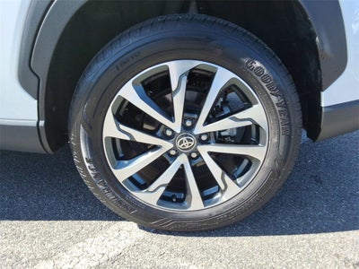 2025 Toyota Corolla Cross XLE