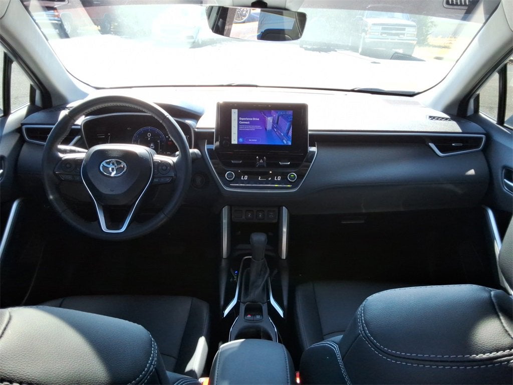 2025 Toyota Corolla Cross XLE