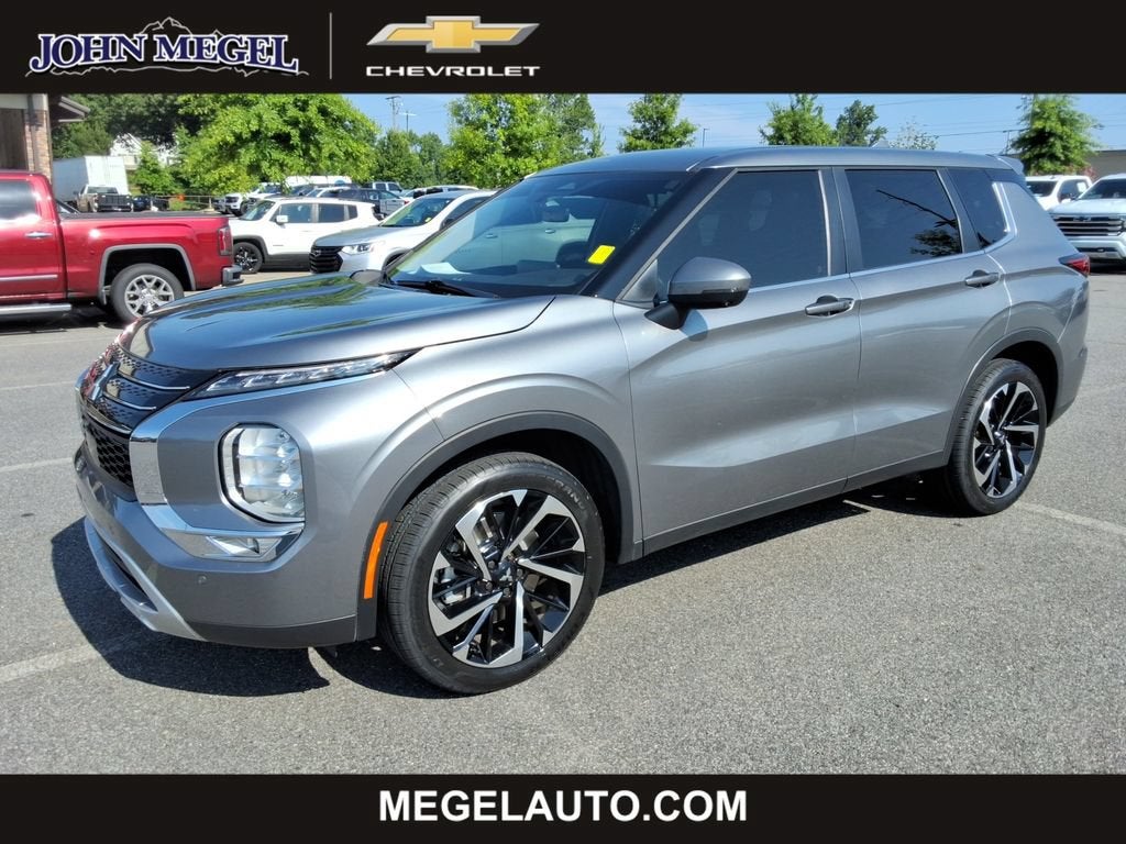 2022 Mitsubishi Outlander SE 2WD's photo
