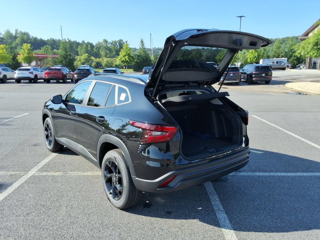 2026 Chevrolet Trax LT - Photo 13