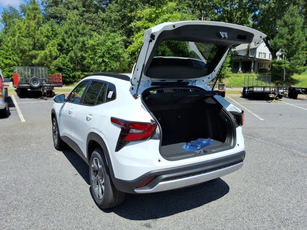 2026 Chevrolet Trax LT - Photo 13