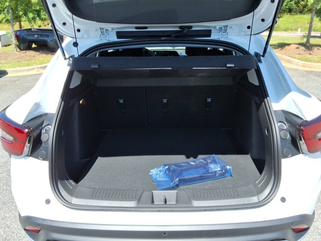 2026 Chevrolet Trax LT - Photo 14